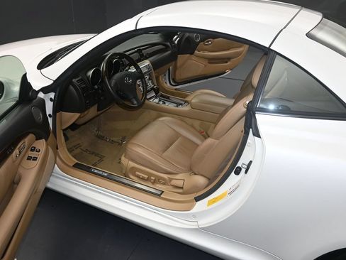 Used 2008 Lexus SC 430 Convertible w/ Preferred Accessory Pkg RWD image 11