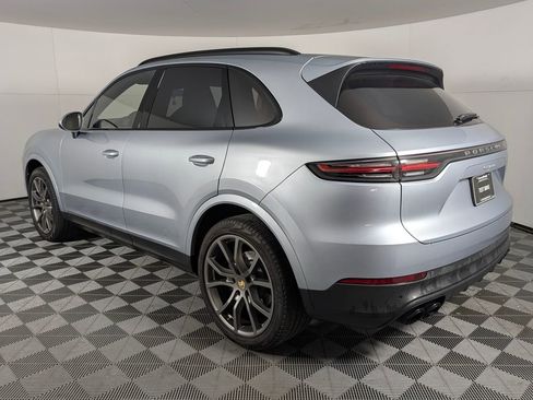 Certified 2023 Porsche Cayenne Platinum Edition image 3