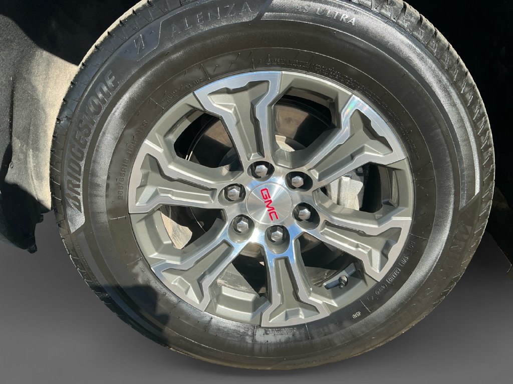 Used 2025 GMC Sierra 1500 SLT AWD/4WD image 14