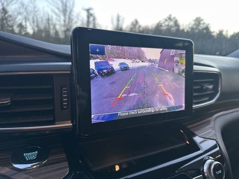 Used 2023 Ford Explorer Limited image 18