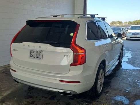 Used 2021 Volvo XC90 T5 Momentum w/ Advanced Package AWD/4WD image 2