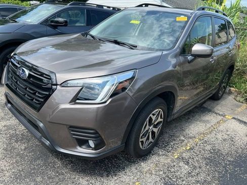 Used 2023 Subaru Forester Premium AWD/4WD image 12