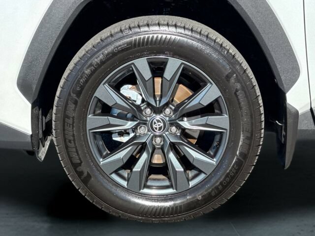 Used 2026 Toyota RAV4 XLE Premium FWD image 31