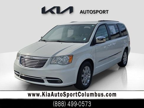 Used 2011 Chrysler Town & Country Touring-L image 1