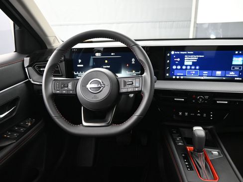 Used 2026 Nissan Kicks SR FWD image 12