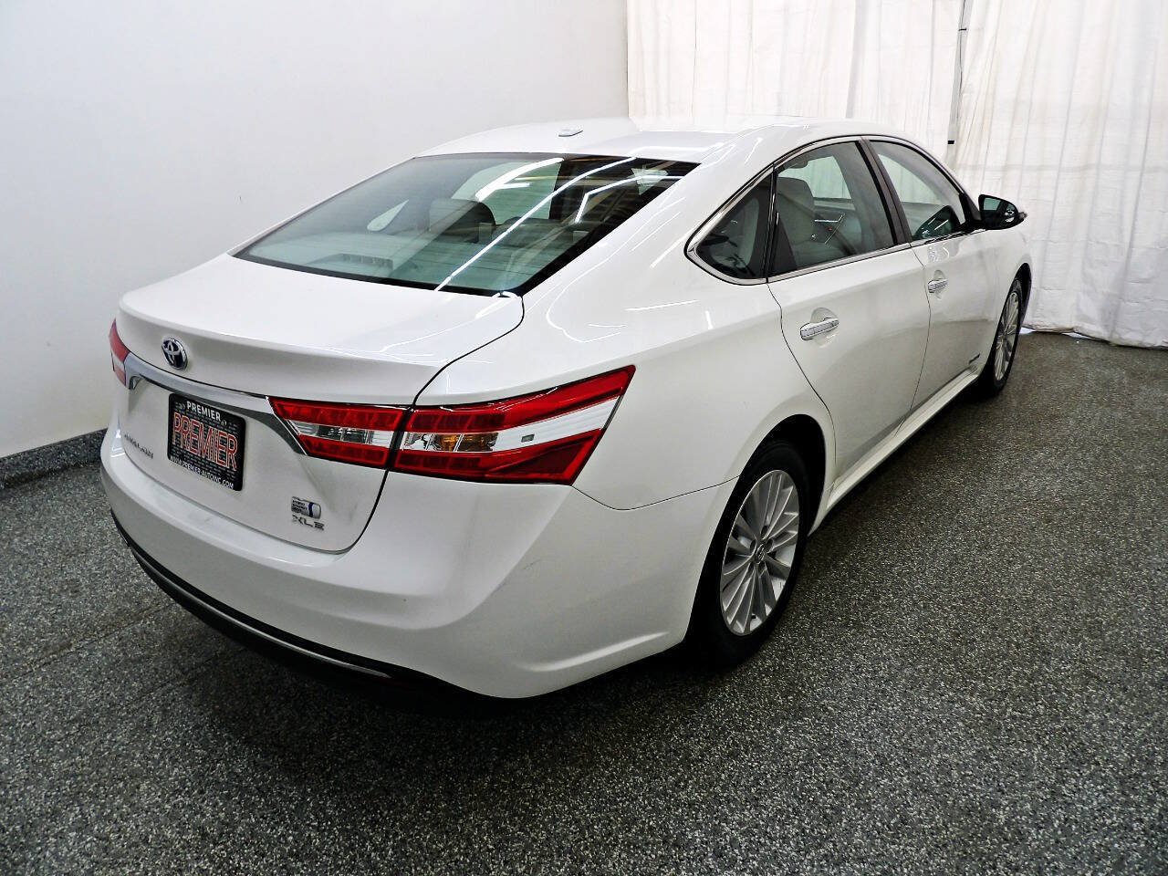 Used 2014 Toyota Avalon XLE Premium FWD image 6