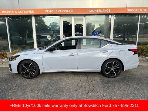 Used 2023 Nissan Altima 2.5 SR FWD image 3