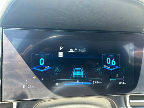 Used 2024 Hyundai Elantra SEL w/ Convenience Package image 28