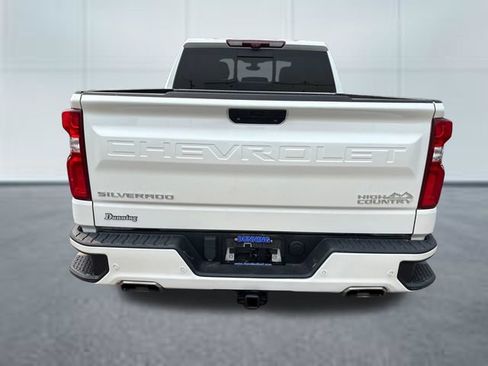 Used 2022 Chevrolet Silverado 1500 High Country w/ Technology Package AWD/4WD image 3