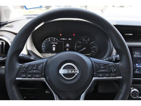 Used 2024 Nissan Kicks SV FWD image 11