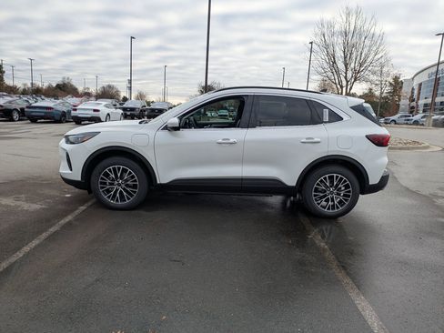 New 2026 Ford Escape SE w/ PHEV Premium Package image 7
