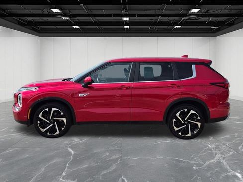 Used 2023 Mitsubishi Outlander 4WD Plug-In Hybrid image 2