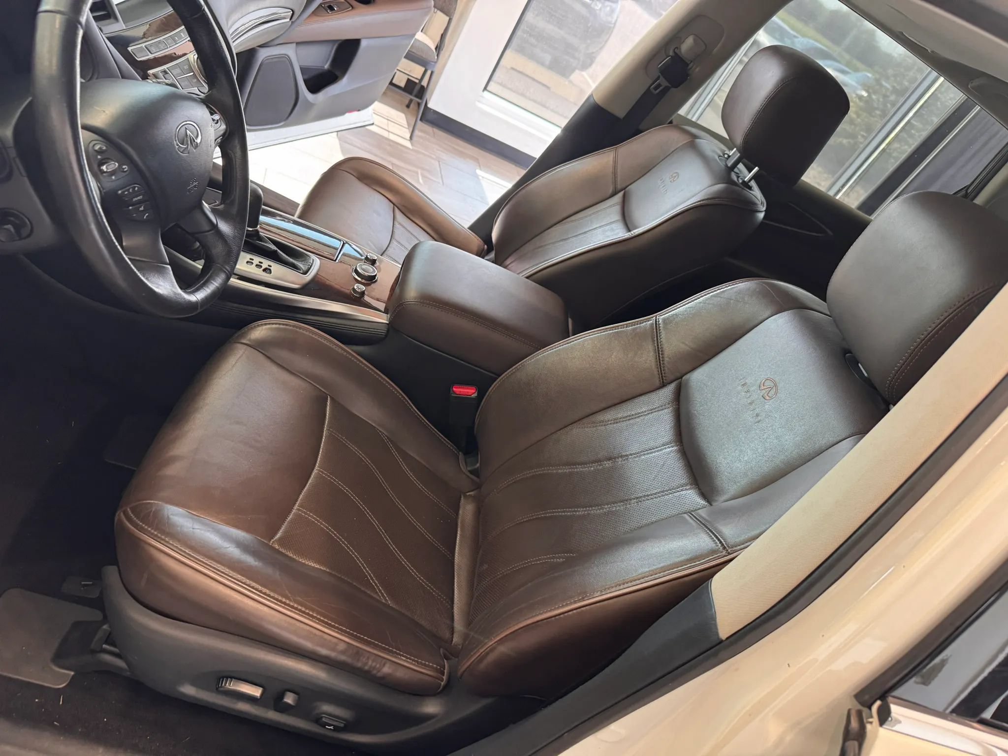 Used 2014 INFINITI QX60 FWD w/ Deluxe Touring Package image 28