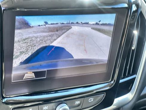 Used 2021 Chevrolet Traverse LT image 26