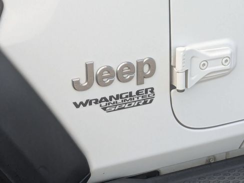 Used 2021 Jeep Wrangler Unlimited Sport AWD/4WD image 10