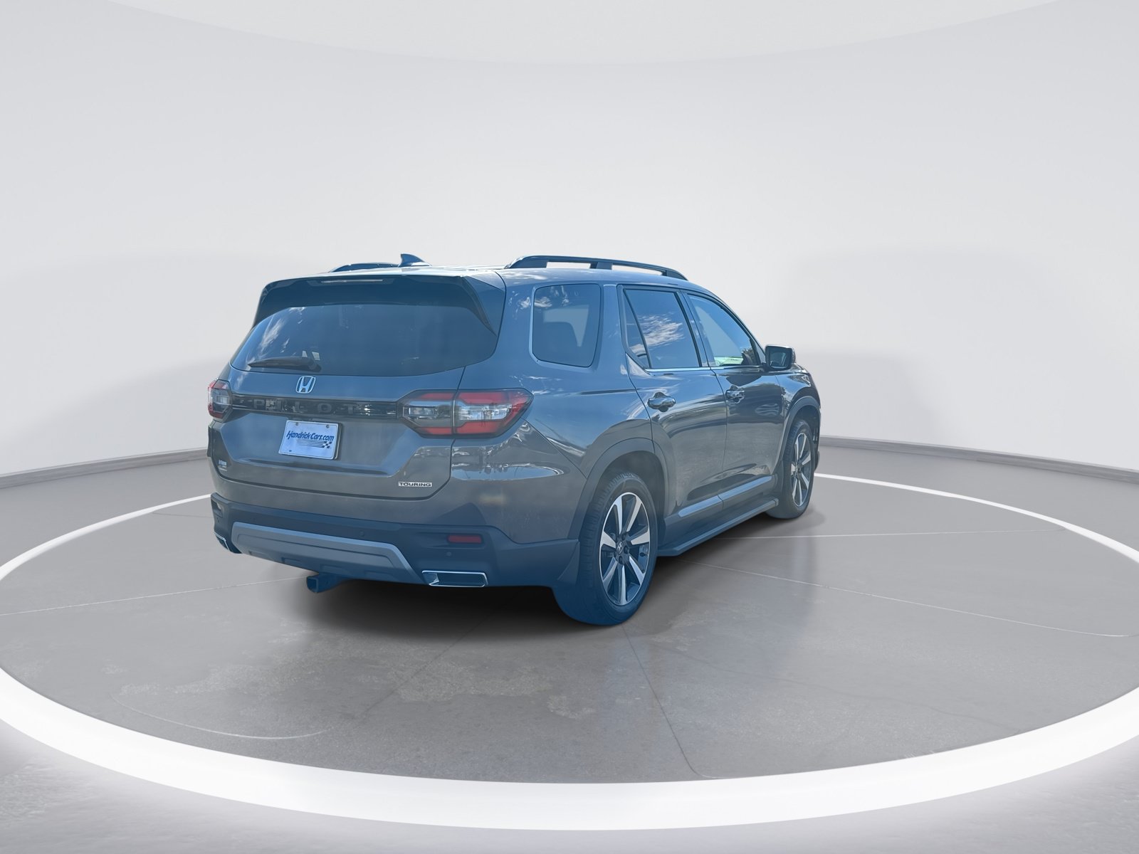 Used 2025 Honda Pilot Touring image 9