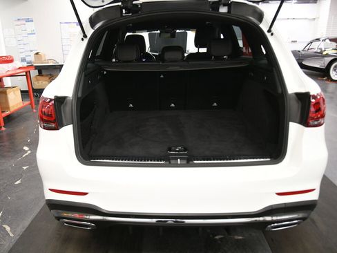 Used 2022 Mercedes-Benz GLC 300 4MATIC image 23