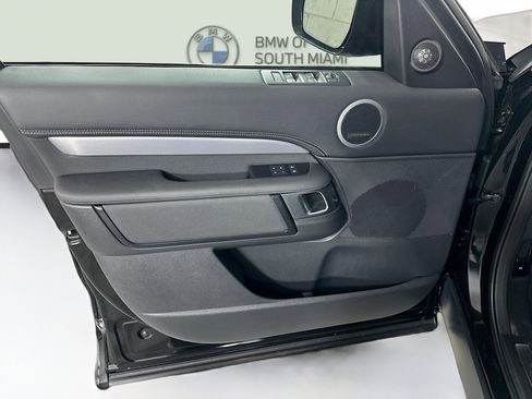 Used 2024 Land Rover Discovery Dynamic SE image 19