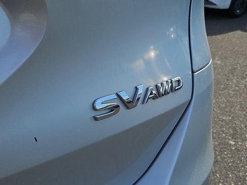 Used 2015 Nissan Rogue SV AWD/4WD image 30