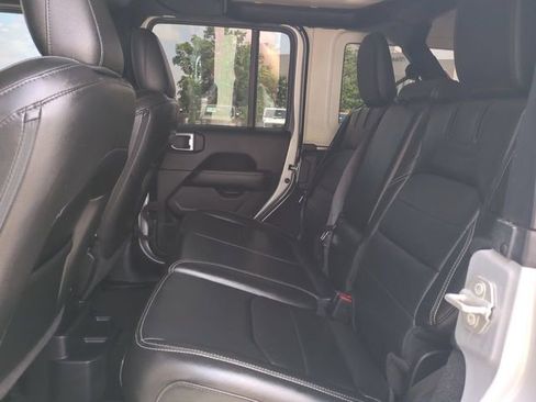 Used 2023 Jeep Wrangler Unlimited Sahara w/ Cold Weather Group AWD/4WD image 14