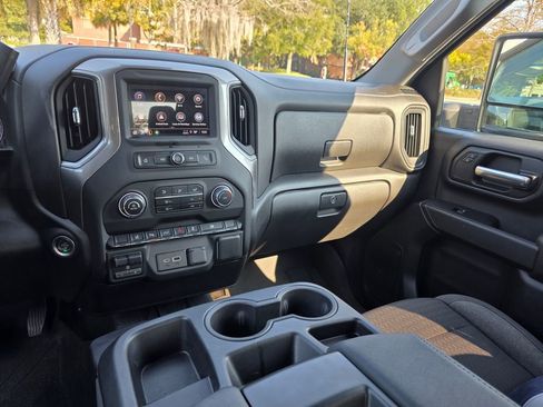 Certified 2024 Chevrolet Silverado 2500 Custom w/ Custom Value Package image 27