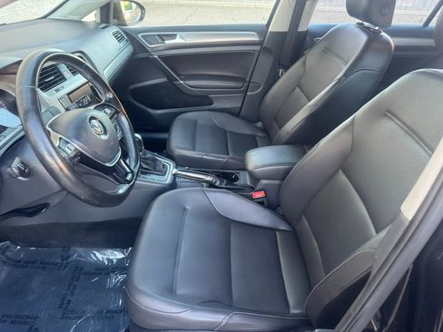 Used 2015 Volkswagen Golf TDI S image 12