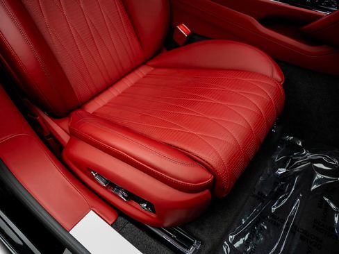 Used 2022 Bentley Flying Spur V8 image 35