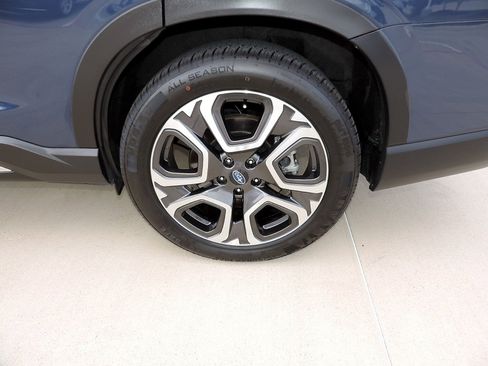 Certified 2023 Subaru Ascent Touring AWD/4WD image 9