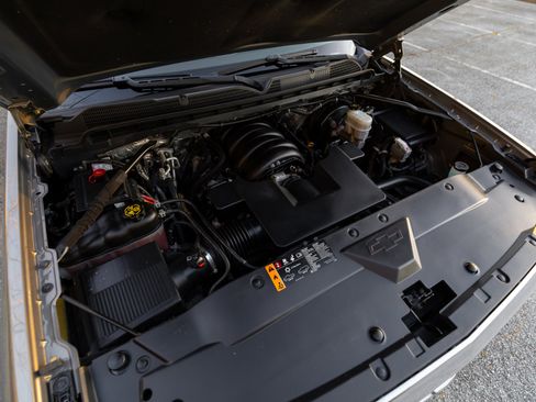 Used 2017 Chevrolet Silverado 1500 High Country image 59