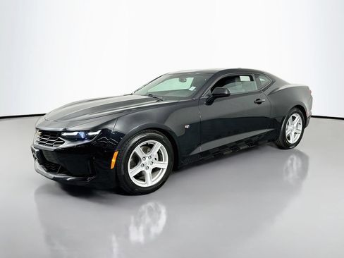 Used 2023 Chevrolet Camaro LT RWD image 4