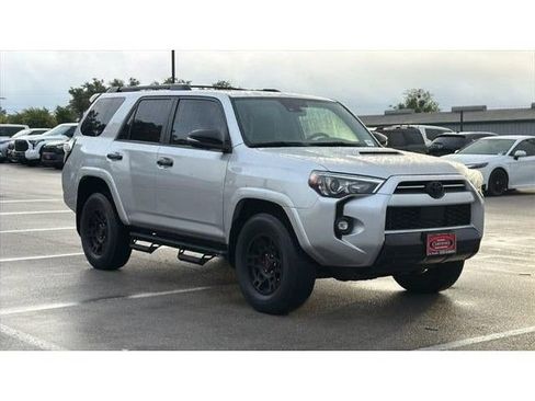 Certified 2021 Toyota 4Runner Venture w/ Moonroof Package AWD/4WD image 3