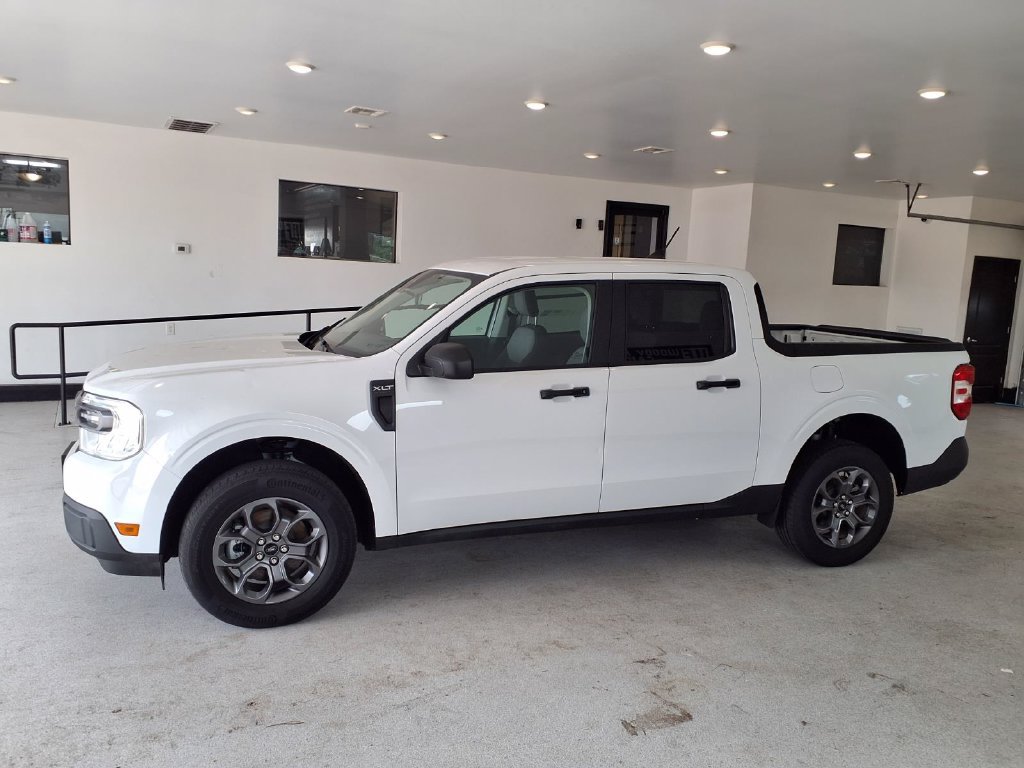 Used 2024 Ford Maverick XLT FWD image 2