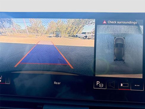 Used 2022 Audi Q5 2.0T Prestige w/ Prestige Package image 15