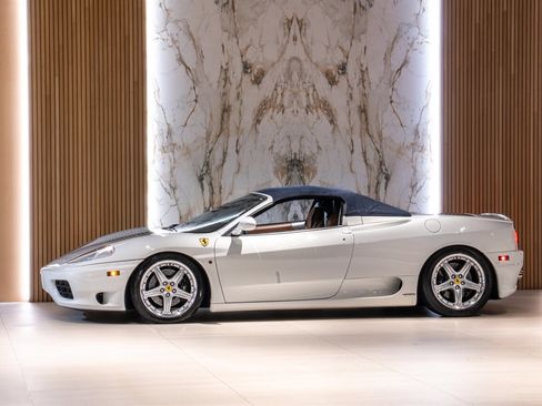 Used 2004 Ferrari 360 Spider image 4