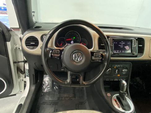 Used 2018 Volkswagen Beetle 2.0T Coast FWD image 43