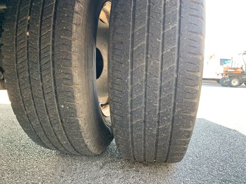 Used 2017 Ford E-350 and Econoline 350 Super Duty image 55