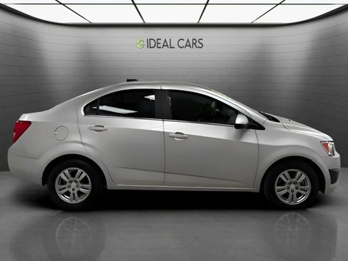 Used 2016 Chevrolet Sonic LT FWD image 4