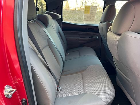 Used 2015 Toyota Tacoma 4x4 Double Cab w/ TRD Sport Package image 14