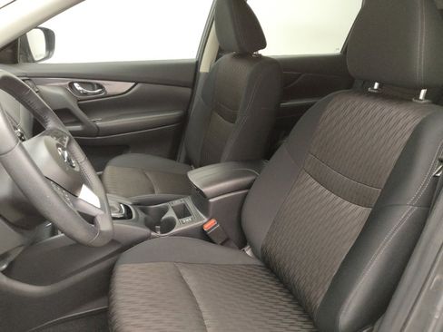 Used 2019 Nissan Rogue S w/ Special Edition Package FWD image 17