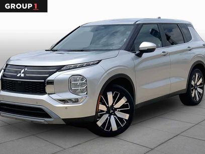 Used 2025 Mitsubishi Outlander SE