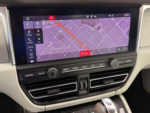 Certified 2021 Porsche Macan Turbo AWD/4WD image 17