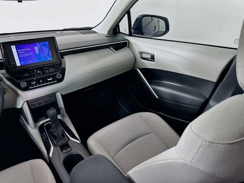 Used 2025 Toyota Corolla Cross LE FWD image 22