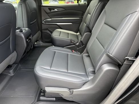 New 2026 Chevrolet Traverse LT w/ LPO, Floor Liner Package FWD image 22