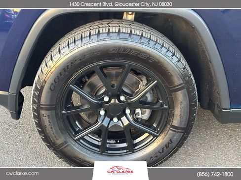 Used 2017 Jeep Grand Cherokee Limited image 28