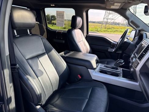 Used 2019 Ford F150 Lariat w/ Equipment Group 502A Luxury AWD/4WD image 13