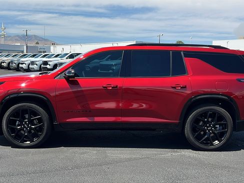 Certified 2024 Chevrolet Traverse RS w/ LPO, Floor Liner Package AWD/4WD image 8