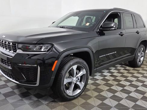 New 2026 Jeep Grand Cherokee Limited AWD/4WD image 3