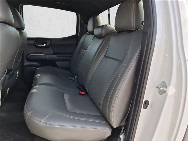 Used 2022 Toyota Tacoma TRD Off-Road w/ Technology Package AWD/4WD image 18