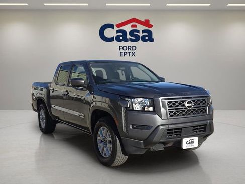 Used 2023 Nissan Frontier SV image 1