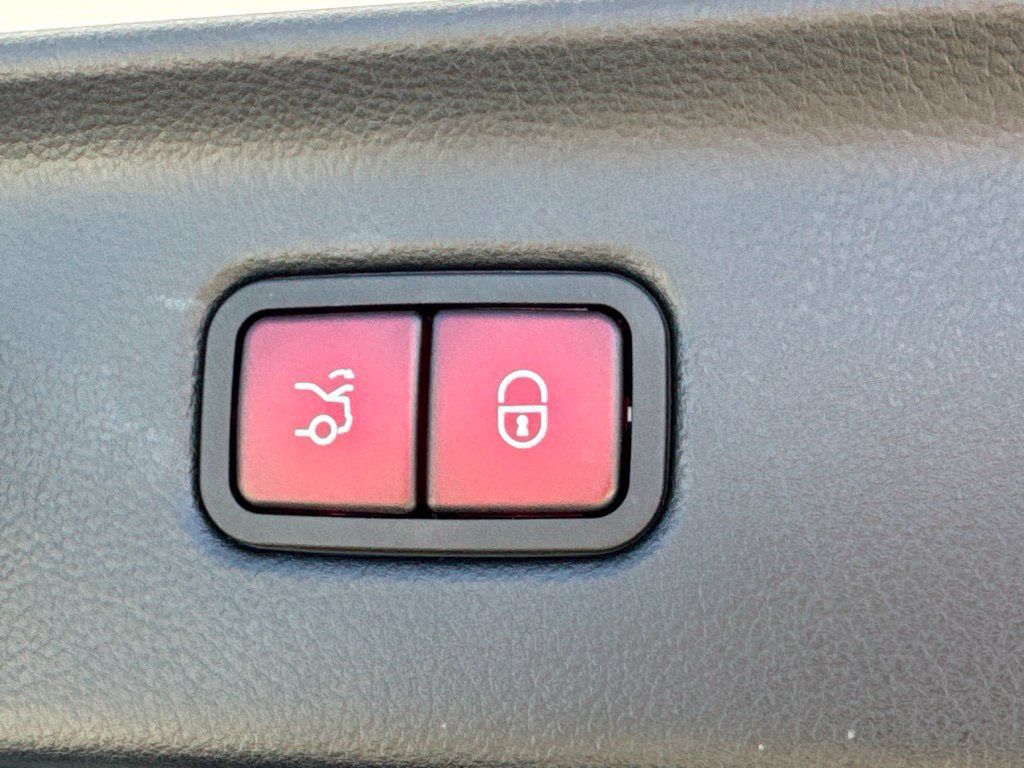 Certified 2023 Mercedes-Benz S 500 4MATIC image 17
